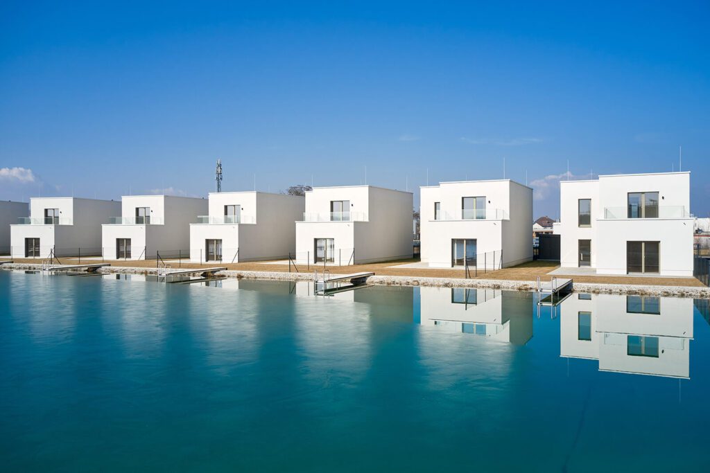 Einfamilienhaus Federleicht am See: Ihr märchenhaftes Refugium am Sonnenweiher in Grafenwörth, Niederösterreich, nahe Wien – ein idyllischer Rückzugsort für ein Leben voller Ruhe und Naturgenuss.