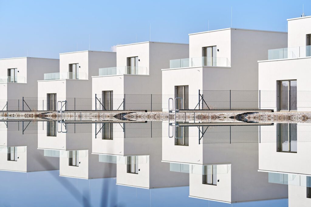 Einfamilienhaus Federleicht am See: Ihr märchenhaftes Refugium am Sonnenweiher in Grafenwörth, Niederösterreich, nahe Wien – ein idyllischer Rückzugsort für ein Leben voller Ruhe und Naturgenuss.