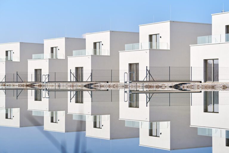 Einfamilienhaus Federleicht am See: Ihr märchenhaftes Refugium am Sonnenweiher in Grafenwörth, Niederösterreich, nahe Wien – ein idyllischer Rückzugsort für ein Leben voller Ruhe und Naturgenuss.