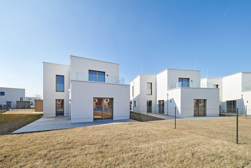 Einfamilienhaus Federleicht am See: Ihr märchenhaftes Refugium am Sonnenweiher in Grafenwörth, Niederösterreich, nahe Wien – ein idyllischer Rückzugsort für ein Leben voller Ruhe und Naturgenuss.