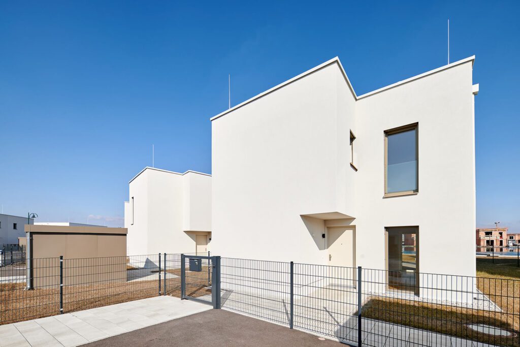 Einfamilienhaus Federleicht am See: Ihr märchenhaftes Refugium am Sonnenweiher in Grafenwörth, Niederösterreich, nahe Wien – ein idyllischer Rückzugsort für ein Leben voller Ruhe und Naturgenuss.