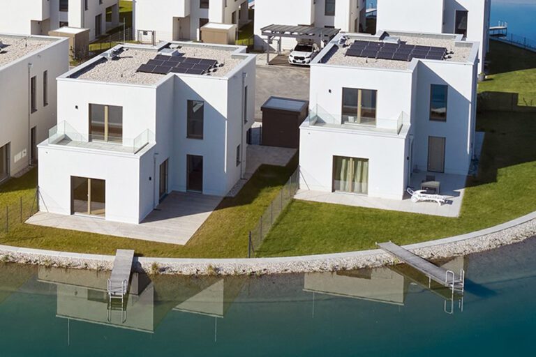 Einfamilienhaus Federleicht am See: Ihr märchenhaftes Refugium am Sonnenweiher in Grafenwörth, Niederösterreich, nahe Wien – ein idyllischer Rückzugsort für ein Leben voller Ruhe und Naturgenuss.