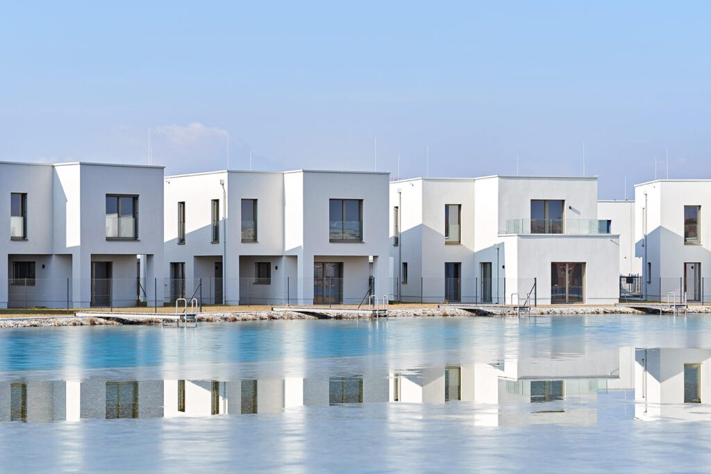 Einfamilienhaus Morgentau am See kaufen: Ihr Traumhaus am Sonnenweiher in Grafenwörth, Niederösterreich, nahe Wien, für ein idyllisches Leben am Wasser.