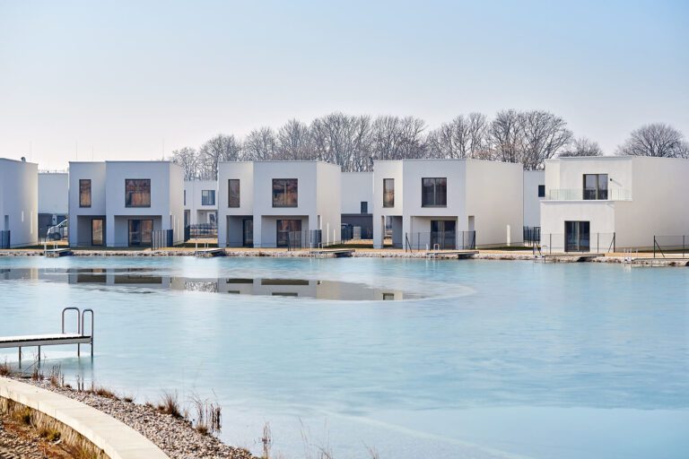 Einfamilienhaus Morgentau am See kaufen: Ihr Traumhaus am Sonnenweiher in Grafenwörth, Niederösterreich, nahe Wien, für ein idyllisches Leben am Wasser.