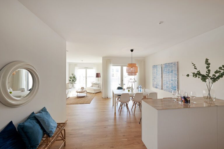 Reihenhaus Abendglanz am See: Ihr charmantes Zuhause am Sonnenweiher in Grafenwörth, Niederösterreich, nahe Wien – ein idyllischer Ort, um die Abendsonne und das Leben am Wasser zu genießen.