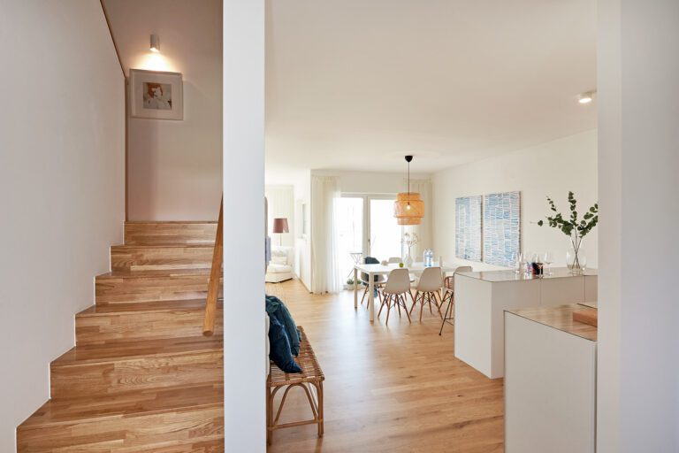 Reihenhaus Abendglanz am See: Ihr charmantes Zuhause am Sonnenweiher in Grafenwörth, Niederösterreich, nahe Wien – ein idyllischer Ort, um die Abendsonne und das Leben am Wasser zu genießen.