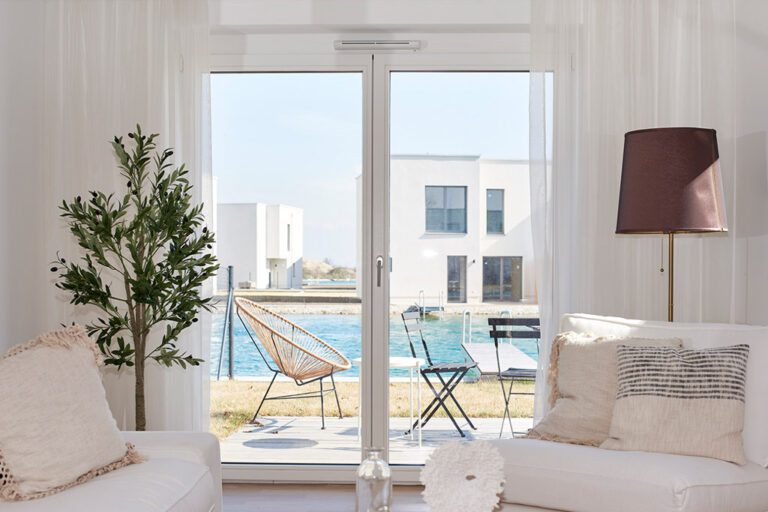 Reihenhaus Wolkenspiel am See: Ihr idyllisches Zuhause am Sonnenweiher in Grafenwörth, Niederösterreich, nahe Wien – ein perfekter Ort, um die Schönheit der Natur und das Spiel der Wolken über dem Wasser zu genießen.